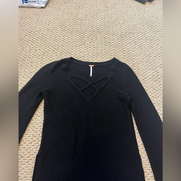 Free People Sweater - Picture 3 of 8